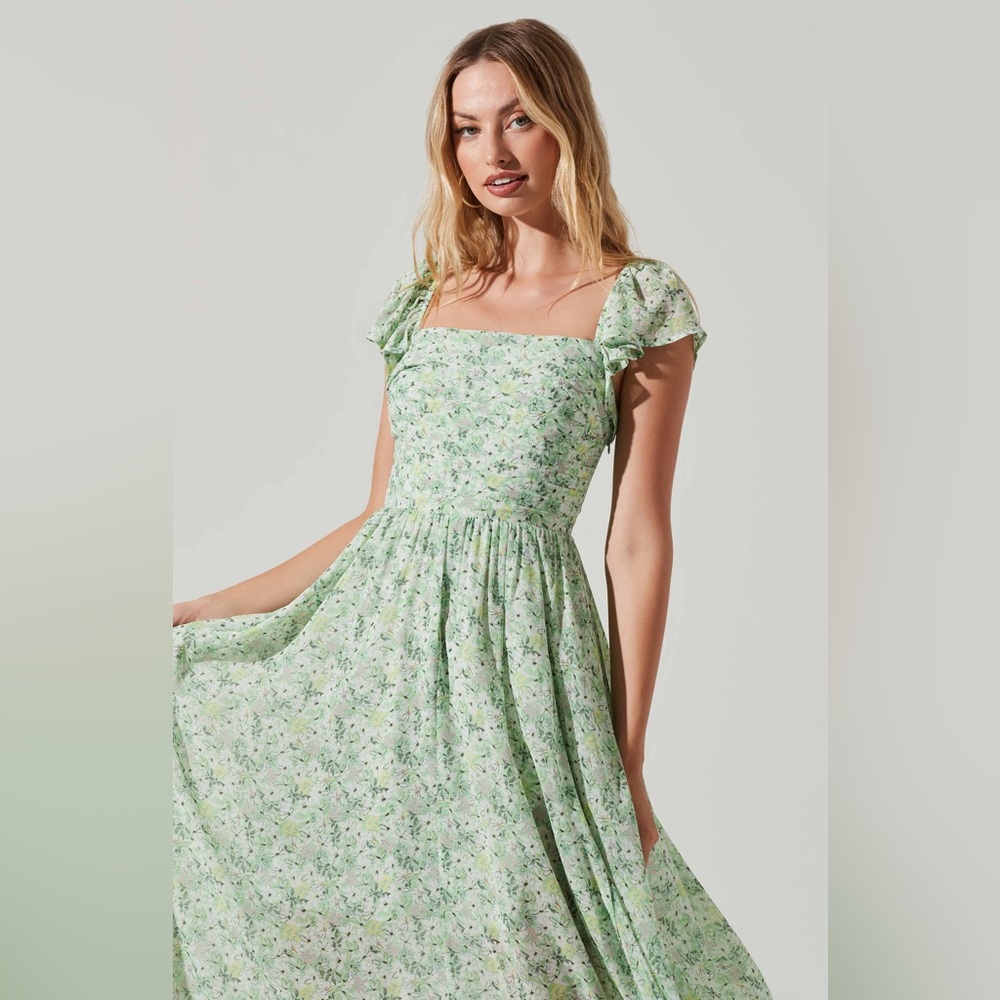 Astr the label Luisa floral flutter dress